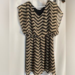 Women’s Charming Charlie Dress, size Large